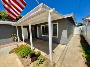 Building Photo - 3 bd/2ba Cottage with alley Access