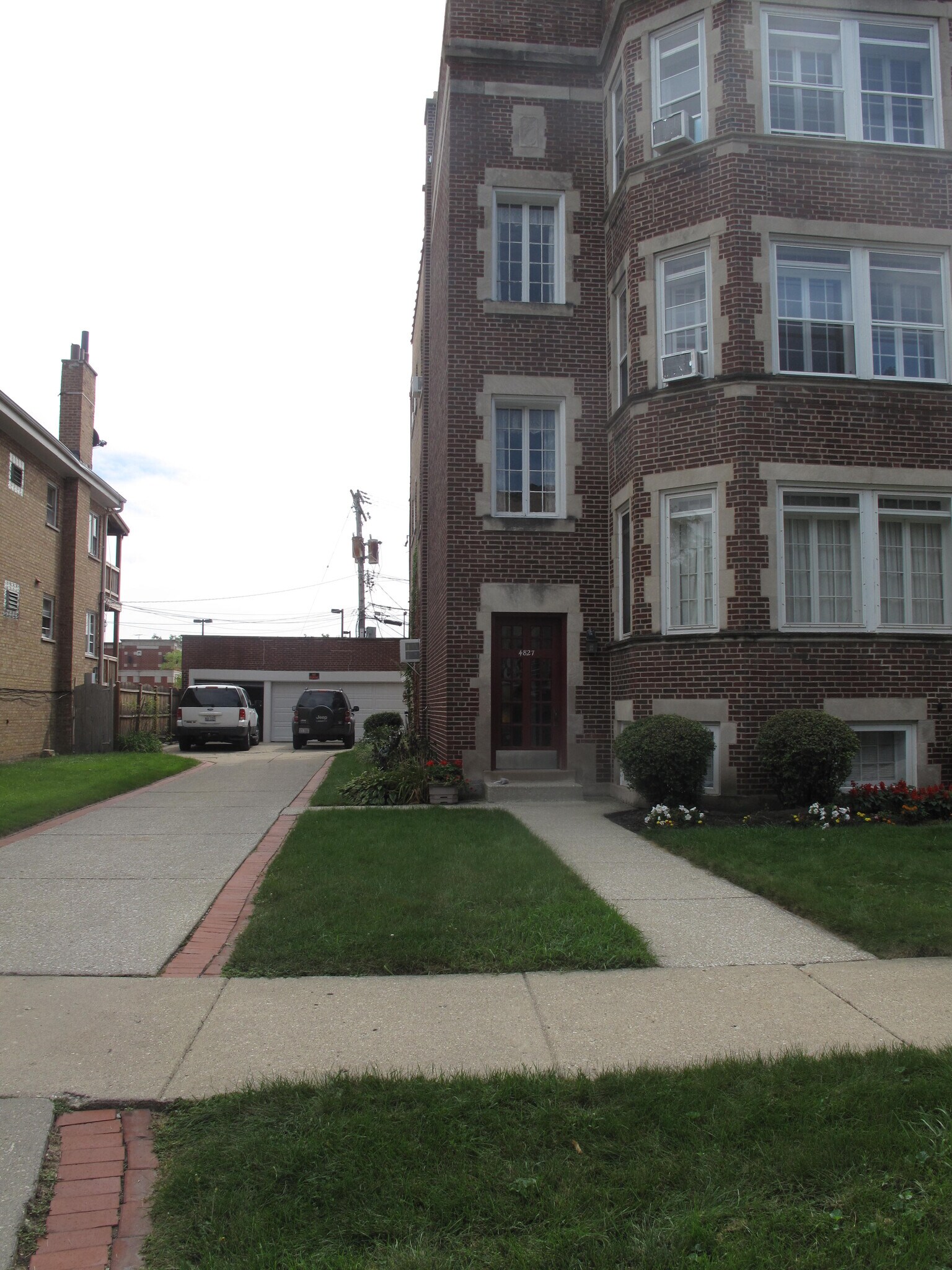 Building Photo - 4827 Elm St