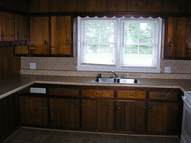 Building Photo - 1415 Woodhurst St