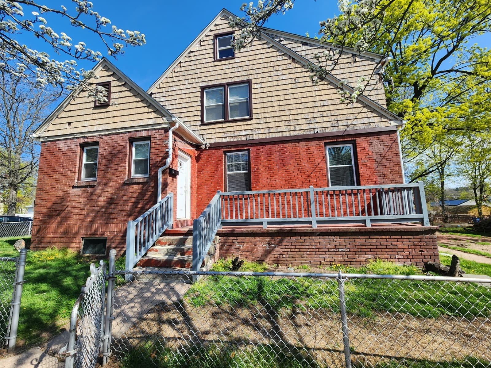 Building Photo - 383 Newhall St