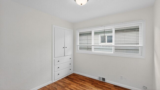 Building Photo - Charming 3BR House in Salem