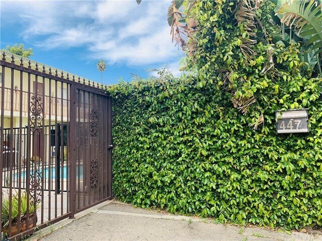 Primary Photo - 447 W Monterey Ave