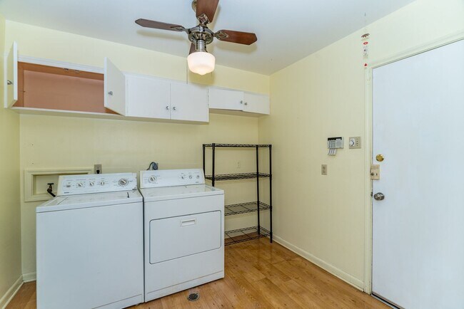 Building Photo - MACARTHUR PARK 3-BEDROOM HOME