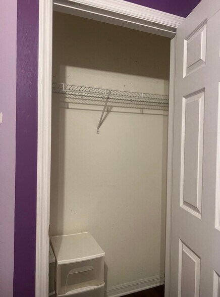 Building Photo - 8460 Village Edge Cir