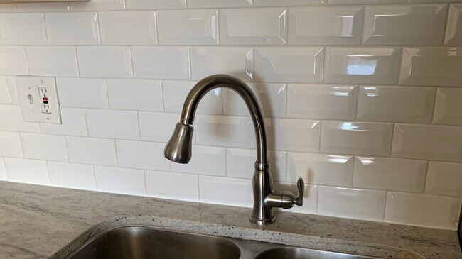 Building Photo - 8141 W 84th Pl