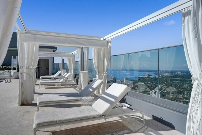 Building Photo - 1000 Brickell Plaza