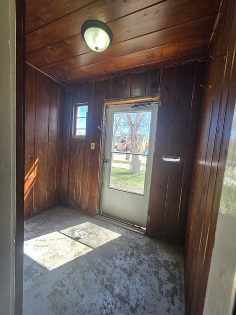 Building Photo - 702 8th Ave N