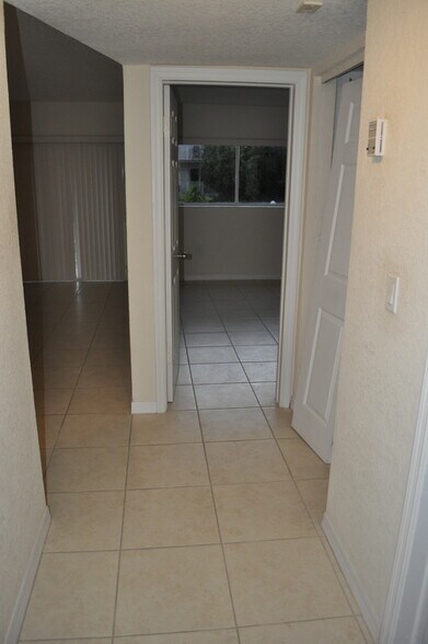 Building Photo - 7713 SW 88th St