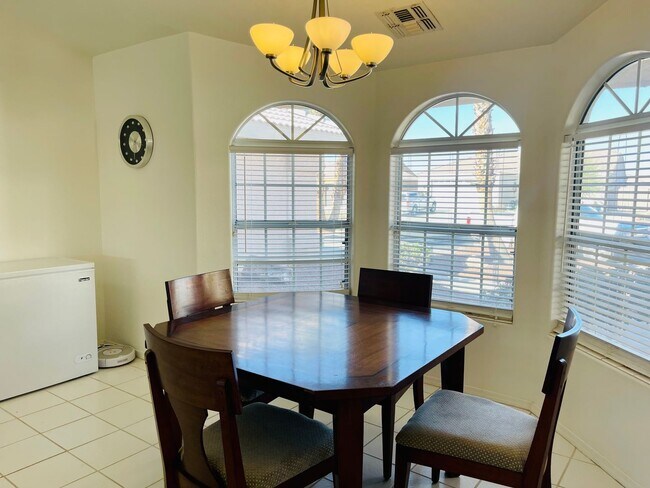 Building Photo - Fully Furnished Lakefront Short-Term Renta...