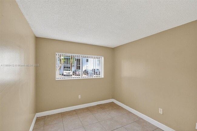 Building Photo - 7421 SW 152nd Ave
