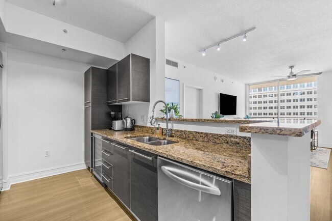 Building Photo - 550 Okeechobee Blvd