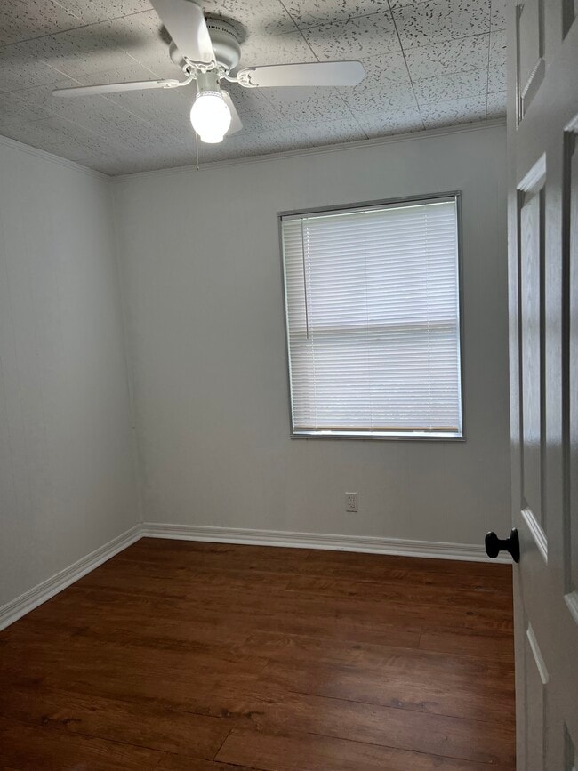 Building Photo - 134 N Hughes St