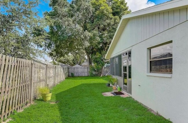 Building Photo - 2462 Briar Oak Cir