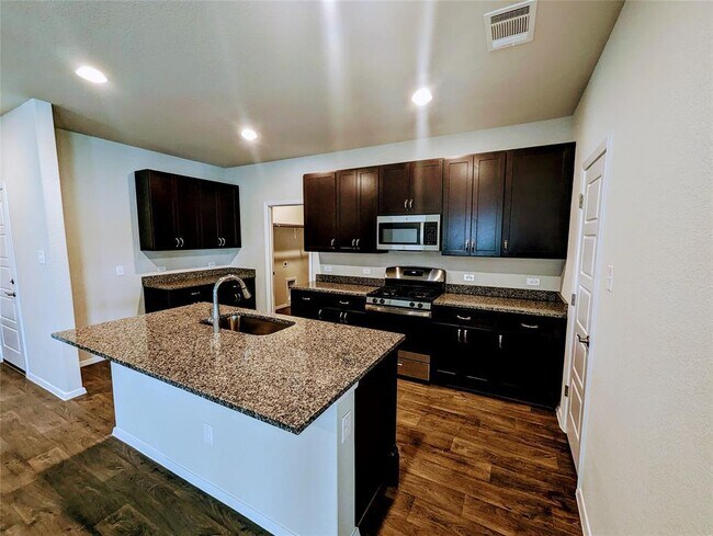 Building Photo - 301 Chesterfield Dr
