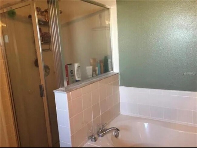 Building Photo - 722 Rollins Dr