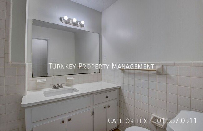 Building Photo - 2511 Montreal Dr