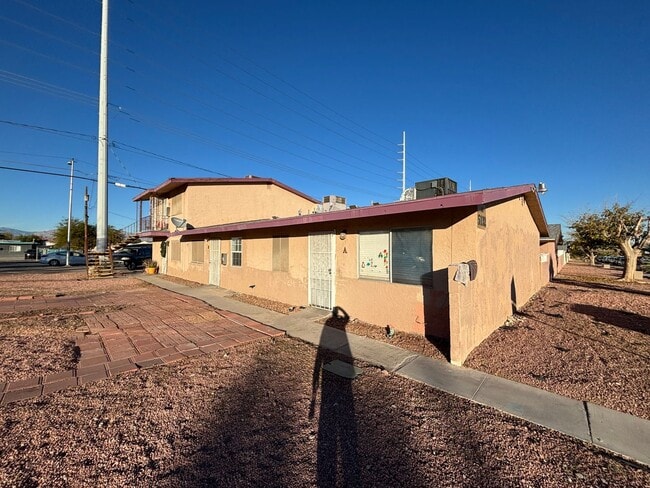 Building Photo - Charming 2Bed/1Bath ground floor apartment located in North Las Vegas- Move in Special- $500 Off ...