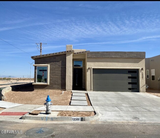 Building Photo - 12301 Desert Pine Ave