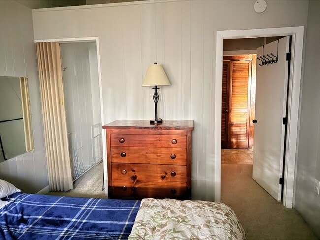 Building Photo - 814 Ski Tow Rd