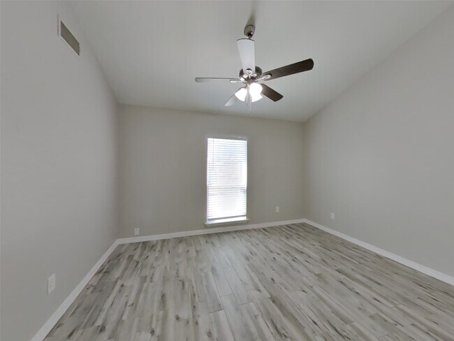 Building Photo - 13603 Lynnville Dr