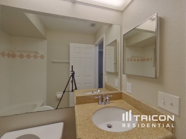 Building Photo - 2811 Wilder Park Dr