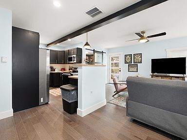 Building Photo - Charming Renovated Home in Sought-After Hu...