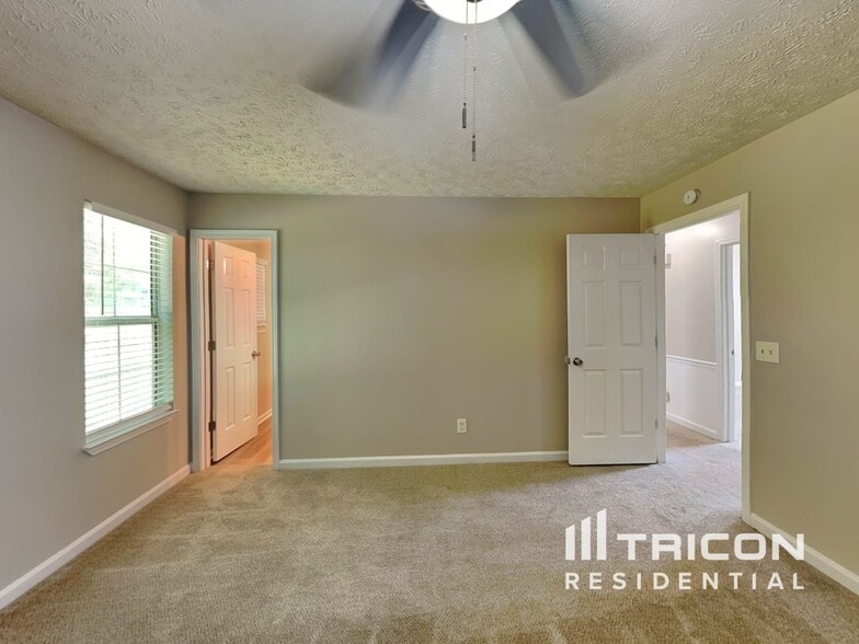 Building Photo - 38 Ann Cir