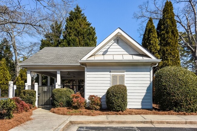 Building Photo - 5BR / 5BA Executive Home in Devonshire Court | 3,600 Sq Ft | Walk to Park and Pool