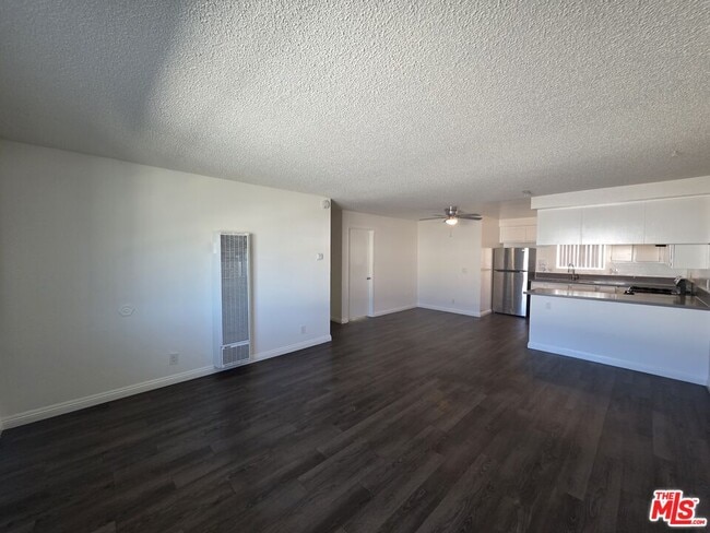 Building Photo - 11716 Oxford Ave