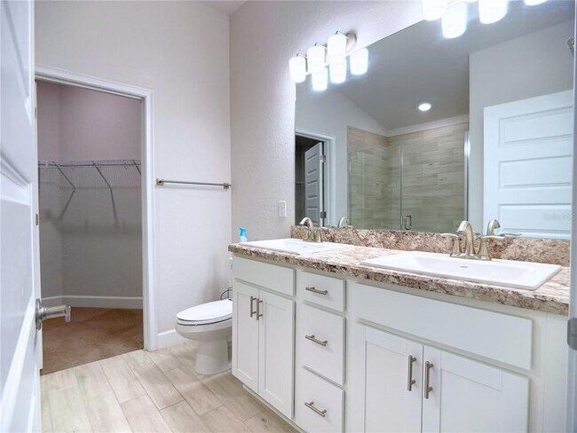 Building Photo - 4549 SE 25th Loop