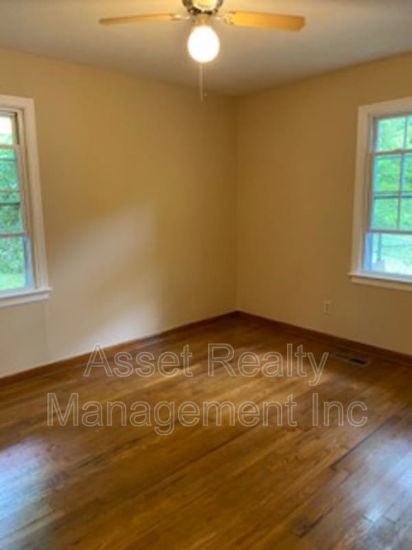Building Photo - 4403 Coffey St SW