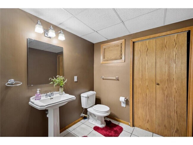 Building Photo - 14797 Lower Endicott Way