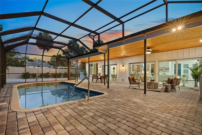 Building Photo - 4879 Commonwealth Dr