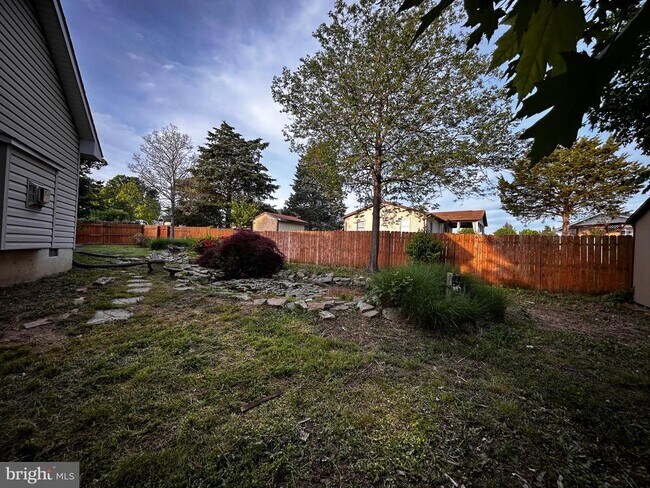 Building Photo - 123 Meadowbrooke Pl
