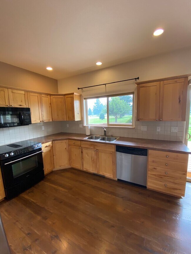 Building Photo - 106 Ironwood Dr