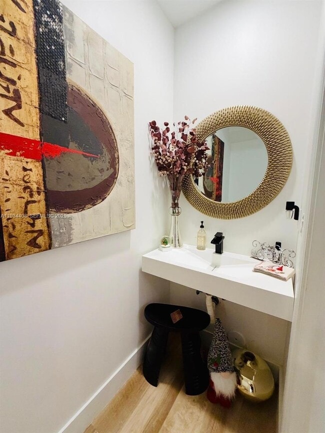 Building Photo - 407 SW 5th St