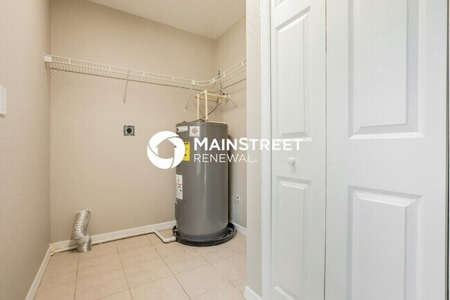 Building Photo - 3 Bedroom Pet-Friendly Home in north port,...