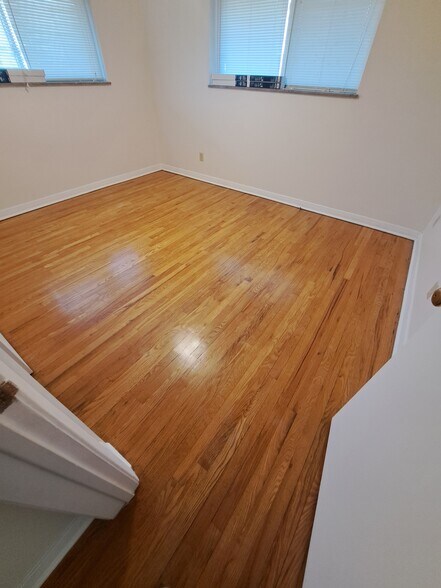 Building Photo - 2883 Charing Rd