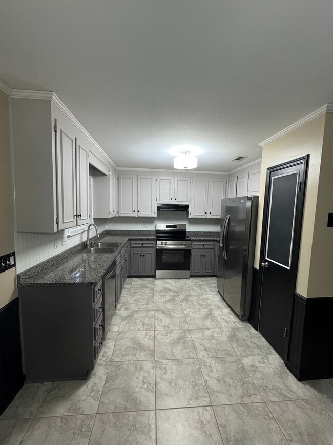 Building Photo - Foxhill Subdivision!