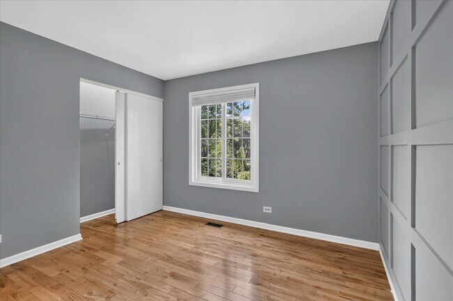 Building Photo - 901 Ashford Ln