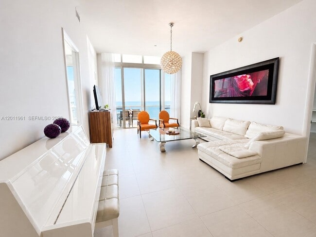 Building Photo - 15901 Collins Ave