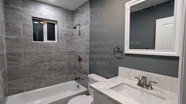 Building Photo - 7432 Franklin St