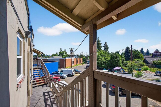 Building Photo - 4938 SE Foster Rd