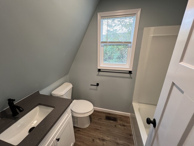 Building Photo - 12 Swiss Dr