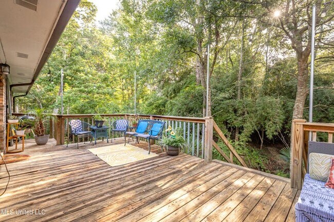 Building Photo - Downtown OS - Golf Cart District (Furnished!)