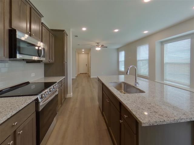 Building Photo - 2516 Finch Holw Dr