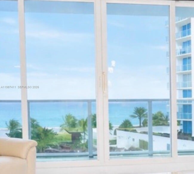 Building Photo - 3505 S Ocean Dr