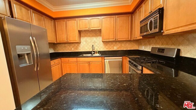 Building Photo - 421 E Santa Anita Ave