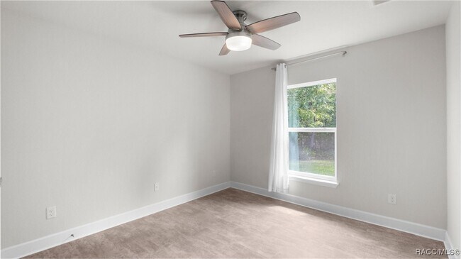 Building Photo - 23 Lone Pine St