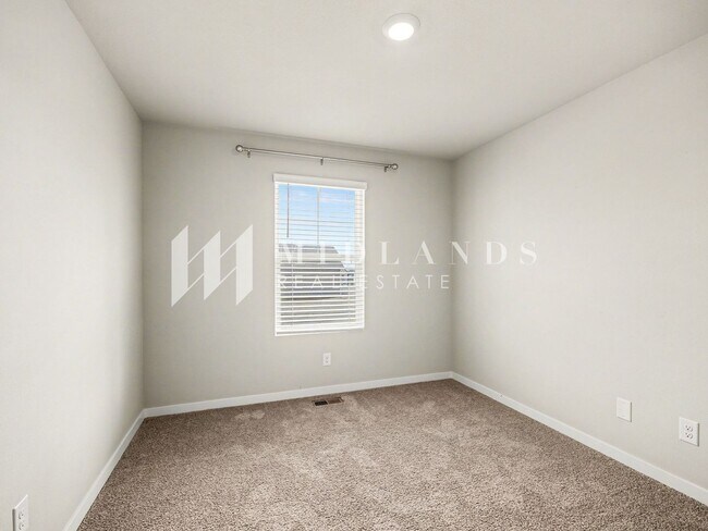 Building Photo - Ranch in Gretna Schools